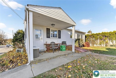 419 S Ott St, Allentown, PA 18104 - photo 3