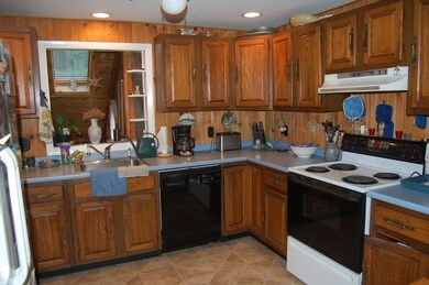 8 Timberlane Rd, Plaistow, NH 03865 - photo 3