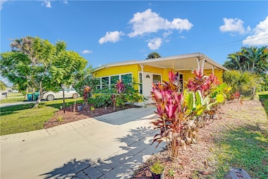 921 Laurel Cir, Sebastian, FL 32976 - photo 4