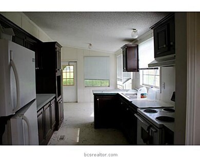 Kitchen. Room for breakfast table in the kitchen