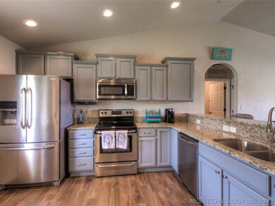 8611 S 264th East Ave, Broken Arrow, OK 74014 - photo 6