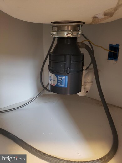 2821 E Chase St, Baltimore, MD 21213 - photo 6