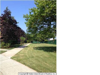 920 Armstrong Ave unit 2-3, Staten Island, NY 10308 - photo 2
