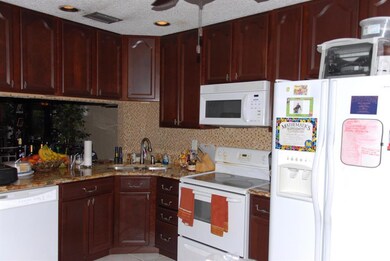 5362 Bonky Ct, West Palm Beach, FL 33415 - photo 6