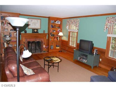 Den/Family/Great Room - Handsome Family Room with 