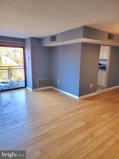 Takoma Phoenix unit 702, Takoma Park, MD 20912 - photo 5