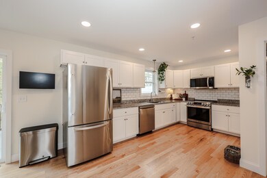 19 Biggs Ave unit B, Epping, NH 03042 - photo 4