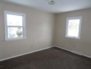 1103 S 19th St, Grand Forks, ND 58201 - photo 5