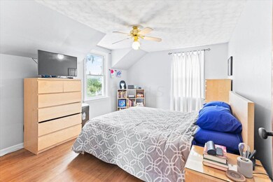 17-Master Bedroom