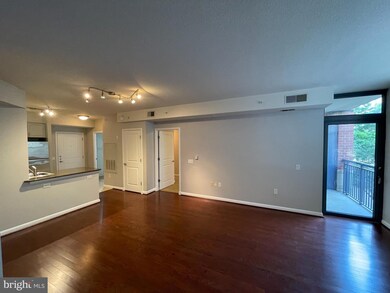 Clarendon 1021 unit 218, Arlington, VA 22201 - photo 5