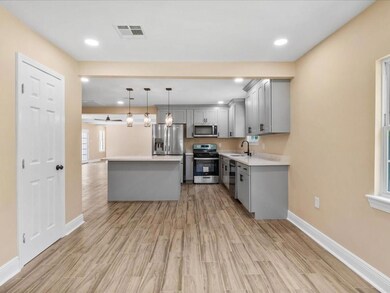 BREAKFAST NOOK/KITCHEN