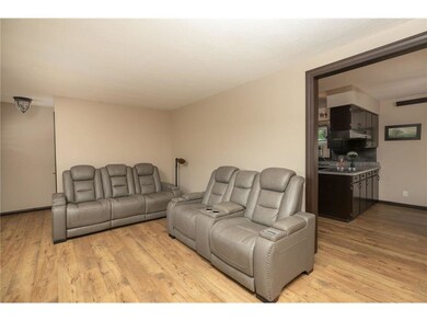 4-web-or-mls-04-Living Room.jpg