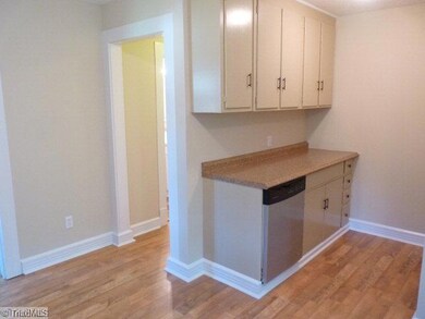 804 Barnes St, Reidsville, NC 27320 - photo 7