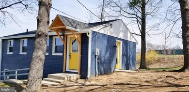 557 Oak St, Chambersburg, PA 17201 - photo 3