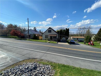 3665 Eberhart Rd, Whitehall, PA 18052 - photo 2