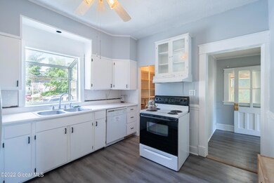 4 Braintree St, Albany, NY 12205 - photo 7