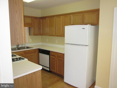 21826 Elkins Terrace, Sterling, VA 20166 - photo 5