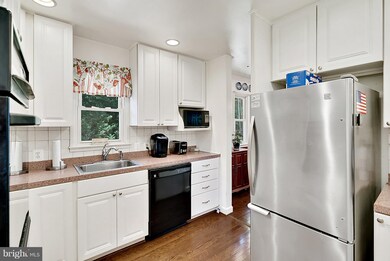 8422 Aubrey Dr, Manassas, VA 20111 - photo 6