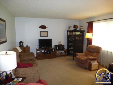 25913 Echo Cliff Rd, Maple Hill, KS 66507 - photo 2