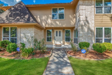 15810 Knoll Lake Dr, Houston, TX 77095 - photo 2