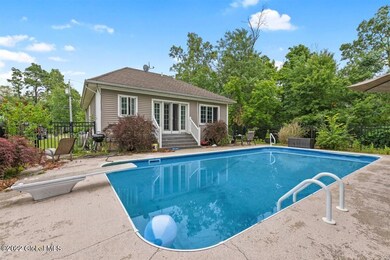 217 Taurus Rd, Schenectady, NY 12304 - photo 2