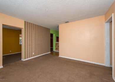 8956 Macarthur Ct S, Jacksonville, FL 32216 - photo 6