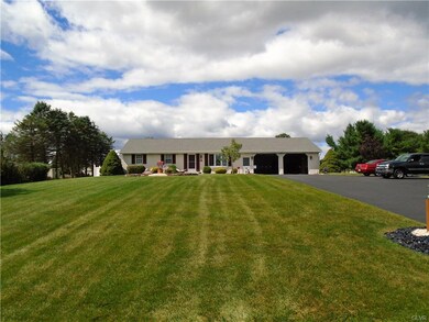 5924 Opossum Ln, Slatington, PA 18080 - photo 4