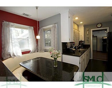 Breakfast Area. SUPER CUTE CUSTOM BANQUETTE WITH G