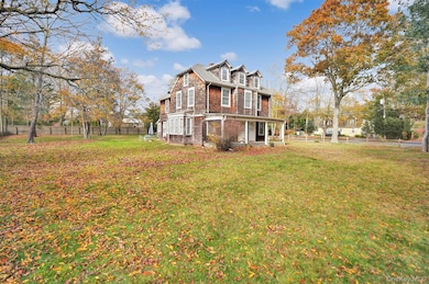 14 Halsey Ave, East Quogue, NY 11942 - photo 6