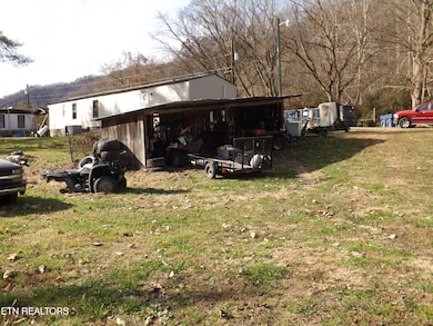 85 Bairds Ln, Evarts, KY 40828 - photo 5