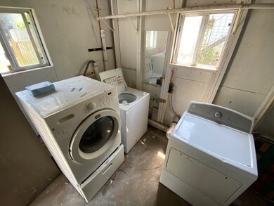 328 1/2 Moody St unit GAR APT, Houston, TX 77009 - photo 6