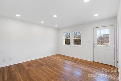 2632 Abelwood Rd, Charlotte, NC 28216 - photo 4