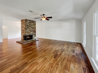 3902 Spring Meadow Dr, Pearland, TX 77584 - photo 7