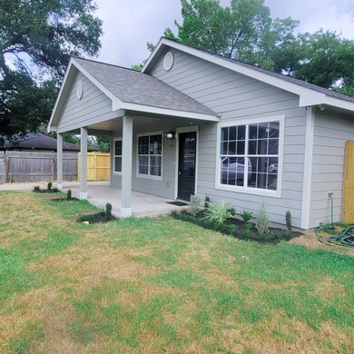 1041 Junell St, Houston, TX 77088 - photo 2