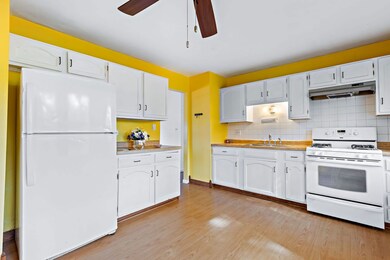 17781 Winston Dr, Country Club Hills, IL 60478 - photo 5