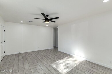 2217 N 28th Place, Phoenix, AZ 85008 - photo 7