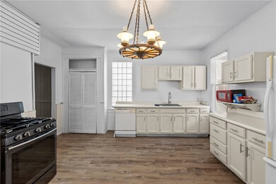 Large eat in kitchen