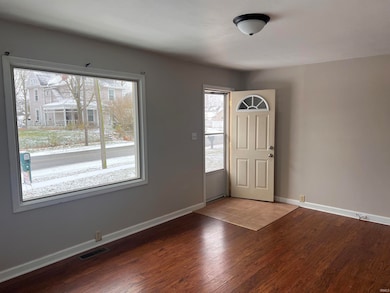 8808 W Cornbread Rd, Yorktown, IN 47396 - photo 2