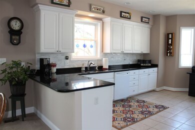 13 Sugar Plum Ln, Londonderry, NH 03053 - photo 4