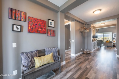 674 S Appenzell Ln Midway UT-large-004-0