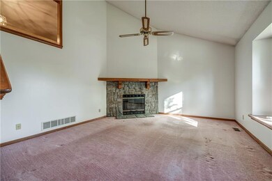 108 Timber Creek Cir, Lansing, KS 66043 - photo 3