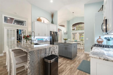 16422 Bridgewalk Dr, Lithia, FL 33547 - photo 5