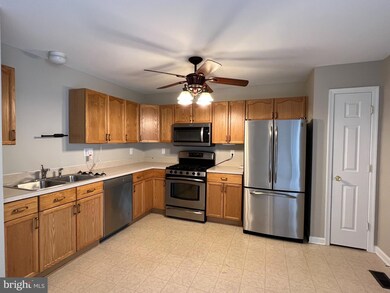 406 Hupps Hill Ct, Strasburg, VA 22657 - photo 3