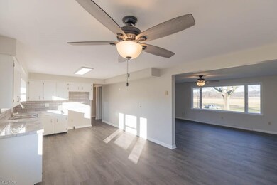 Functional and flowing floor plan!
