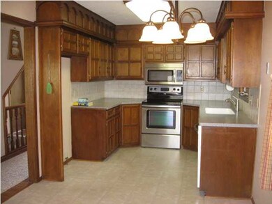 Great Kitchen with stainless steel appliances and 
