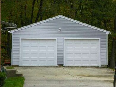 97 Robinson Rd, West Springfield, MA 01089 - photo 3