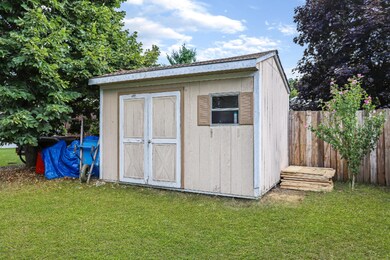 246 W 28th St Holland-17