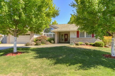 2434 Arrowpoint Ct, Medford, OR 97504 - photo 2