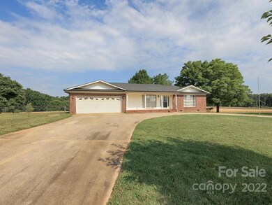 139 Martin Ln, Statesville, NC 28625 - photo 4