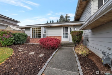 817 89th St SE, Everett, WA 98208 - photo 2